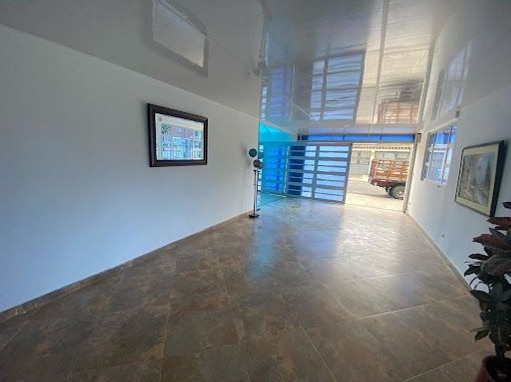 Casa de 5 alcobas en venta en Modelia Occidental, Bogotá, 370 m² · foto 4 de 20