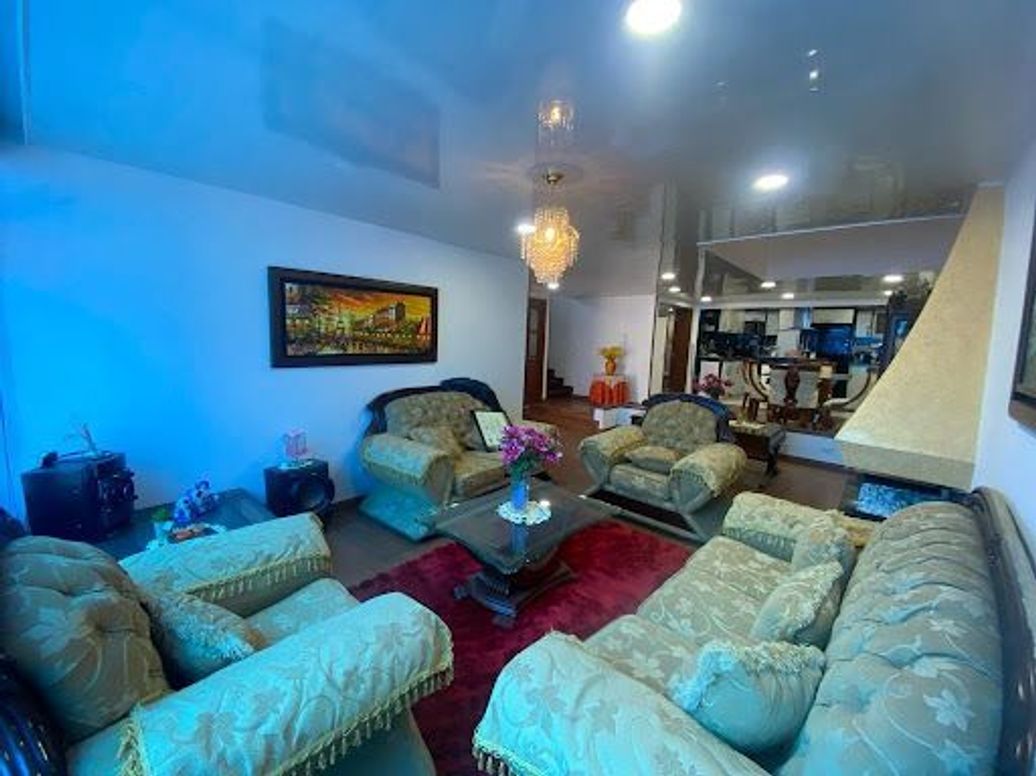 Casa de 5 alcobas en venta en Modelia Occidental, Bogotá, 370 m² · foto 8 de 20