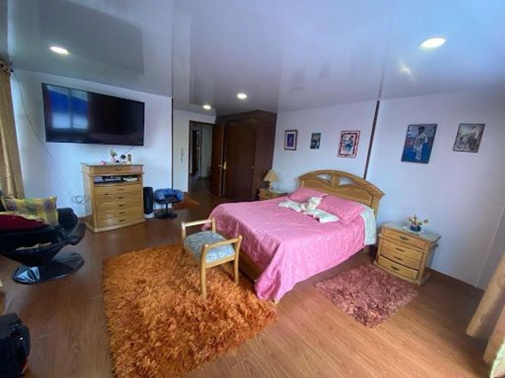 Casa de 5 alcobas en venta en Modelia Occidental, Bogotá, 370 m² · foto 3 de 20
