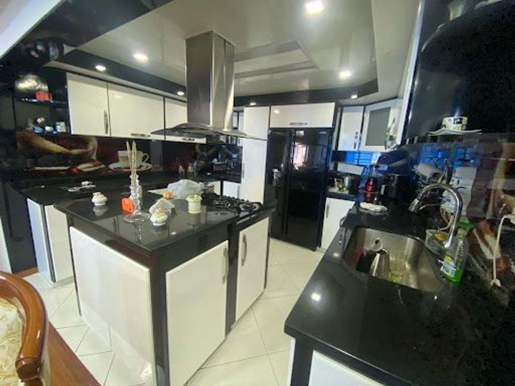 Casa de 5 alcobas en venta en Modelia Occidental, Bogotá, 370 m² · foto 11 de 20