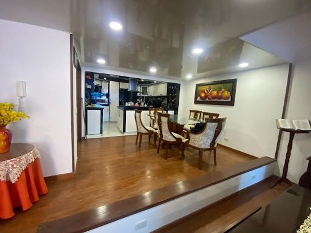 Casa de 5 alcobas en venta en Modelia Occidental, Bogotá, 370 m² · foto 9 de 20