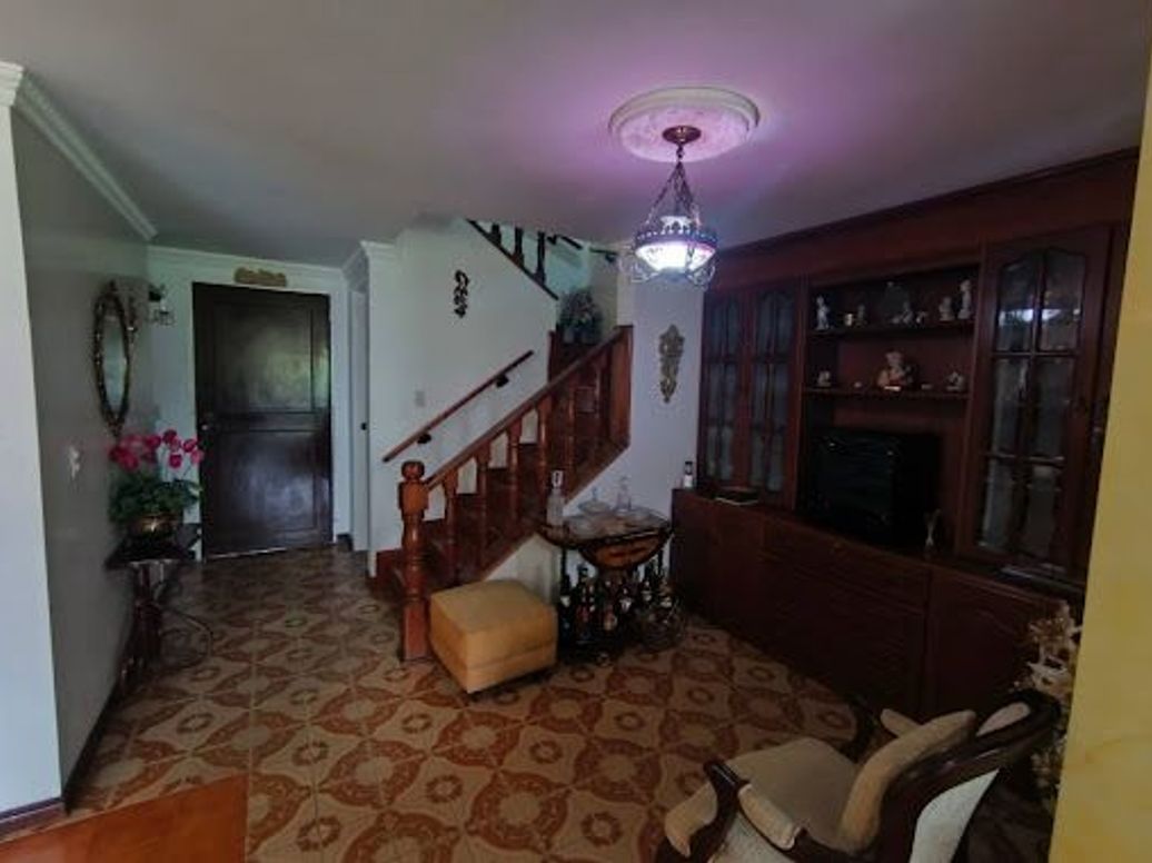 Casa de 4 alcobas en venta en La Calleja, Bogotá, 225 m² · foto 2 de 20
