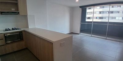Codigo 30188. Apartamento en arriendo ubicado en Medellín sector GuayabalApartamento para estrenar en sector con gran desarrollo urbano y facilidad de transporte.Cerca a: Bancolombia, Clínica del Prado, Tiendas D1, Parque zoológico Santafé, Centro comercial Premiun Plaza, Punto Clave, Avenida Guayabal y Autopista.Descripción general: 3 habitaciones, 1 vestier, 2 closet, 2 baños, Salon - comedor, Cocina abierta integral, Zona de ropas, Balcón, Parqueadero sencillo, Cuarto útil, Red de gas y Servicios públicos.La unidad cuenta con Portería 24 horas, Parque infantil, Gimnasio, Salón social, Zona de bbq, Piscina para adultos, Piscina para niños, Sauna, Zonas verdes, Zona de mascotas y Parqueadero de visitantes.
