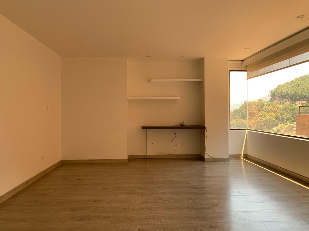 Apartamento de 3 alcobas en venta en El Refugio, Bogotá, 350 m² · foto 6 de 19
