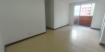 Codigo 30194. Apartamento en arriendo ubicado en Medellín sector CalasanzCerca a: Metro salud Calasanz, Parroquia San Matías Apóstol, Iglesia San José, Colegio Calasanz, Instituto Ferrini, Tiendas D1, Ara, Mercados Madrid y Mall Santana.Descripción general: 3 habitaciones con closet, 2 baños, Salon - comedor, Cocina abierta integral, Zona de ropas, Balcón, Parqueadero sencillo, Red de gas y Servicios públicos.La unidad cuenta con Portería 24 horas, Parque infantil, Cancha, Gimnasio, Salón social, Zona de bbq, Piscina para adultos, Piscina para niños, Turco, Jacuzzi, Zonas verdes, Zona de mascotas y Parqueadero de visitantes.