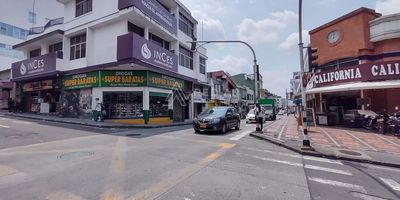 !Tu  nuevo consultorio médico te espera en el vibrante centro de Pereira ¡.
Con 48 m2, baño privado, vigilancia, servicios públicos. Este consultorio cuenta con todas las comodidades requeridas por el Ministerio de Salud con la Resolución 2003 del 2014 y la 3100 del 2019. Esta ubicado en un segundo piso, ademas cuenta con sala de espera amplia. Su ubicación en el centro de Pereira permite un acceso rápido y cómodo ya que cuenta con transporte publico y cercanía a una estación del mega bus, restaurantes, cafeterías, panaderías, iglesias, parques, bancos, centros comerciales lo cual permite una vida vida más cómoda y tranquila tanto en la vida diaria o cuando tengas que acudir a tu médico.
Aprovecha esta oportunidad de tener tu propio consultorio  médico por eso contáctanos para brindarte mayor información y apoyarte en conseguir tus sueños.