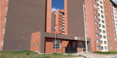 
¡¡Venta apartamento con excelentes acabados en conjunto Floresta San Rafael, Zipaquirá!! cuarto piso. 

Con una amplia distribución, consta de 2 alcobas,con opcion para adecuar otra ;alcoba   principal con baño privado,divisiones en vidrio, grifería de excelente calidad y muebles, sala comedor con muebles para centro de entretenimiento baño social, con todos los acabados, cuarto de lavandería con tendedero y puerta , cocina integral con muebles superiores e inferiores, con grifería de alta calidad, cuenta con instalación de agua caliente, mesón auxiliar en granito.
Además, cuenta con acabados de alta calidad 

El conjunto cuenta con amplio salón social, zonas verdes, gimnasio,parqueaderos comunales cubiertos, piscina, parqueadero para visitantes, y zona de BBQ para disfrutar de momentos de ocio.

La zona cuenta con excelentes opciones de transporte público, colegios y parques, cercanos lo que la convierte en un lugar ideal para vivir.

¡No pierdas esta oportunidad!

se acepta credito hipotecario

inf :3024604001

