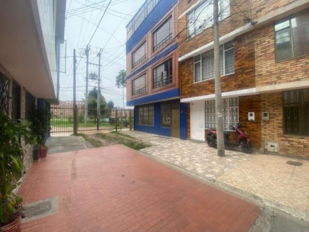 Apartamento de 3 alcobas en venta en Villas De Granada, Bogotá, 62 m² · foto 3 de 20