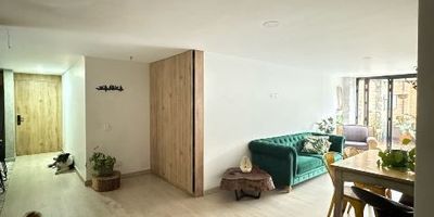 Apartamento ubicado en el sector de San Diego, cuenta con facilidad de acceso, además facilidad de acceso a rutas de servicio público, está ubicado cerca del centro comercial san diego y Centro comercial Premium Plaza.