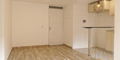 [VEN] ID HOUM: 97242

En Houm te ayudamos de forma fácil y segura. Los beneficios de comprar con nosotros:
    • Te ayudamos a conseguir financiamiento a través de una asesoría personalizada
    • Mediación y seguimiento de todo el proceso
    • Ponemos a tu disposición profesionales en notariado, registro y asesoría jurídica
¡Solo te preocupas de las firmas!

Departamento en venta, ubicado en el barrio Urbanización  Parques De Santamaria, con una superficie construida de 52.00 m² y superficie total de 52.00 m². 

Sus principales características son:

    • 3 dormitorios
    • 2 baños
    • Admite mascotas
    • Piso 4
    • Año de construcción: 2022
            
Además, el inmueble cuenta con las siguientes amenidades:

    • Ascensor
    • Zona de juegos
    • Zona de asadores

Si compras con nosotros, te brindamos asesoría personalizada durante todo el proceso.
¡Comienza una nueva etapa con Houm! Compra fácil, rápido y seguro.