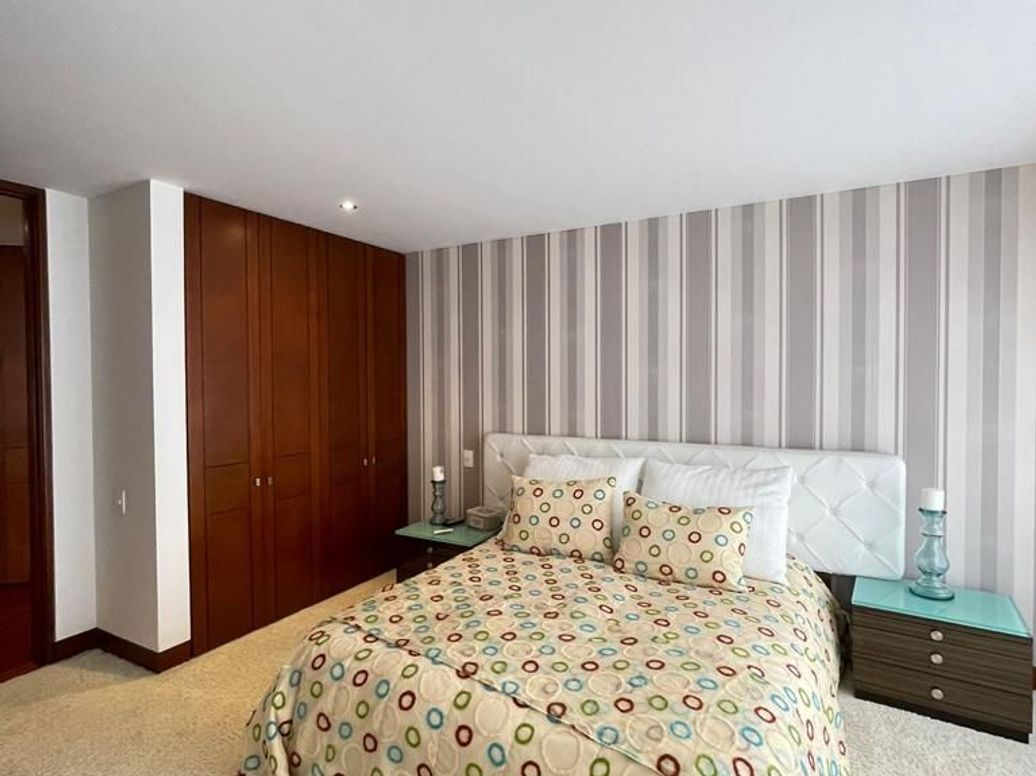 Apartamento de 4 alcobas en venta en Multicentro, Bogotá, 268 m² · foto 11 de 17