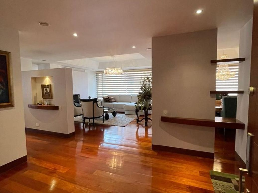 Apartamento de 4 alcobas en venta en Multicentro, Bogotá, 268 m² · foto 8 de 17