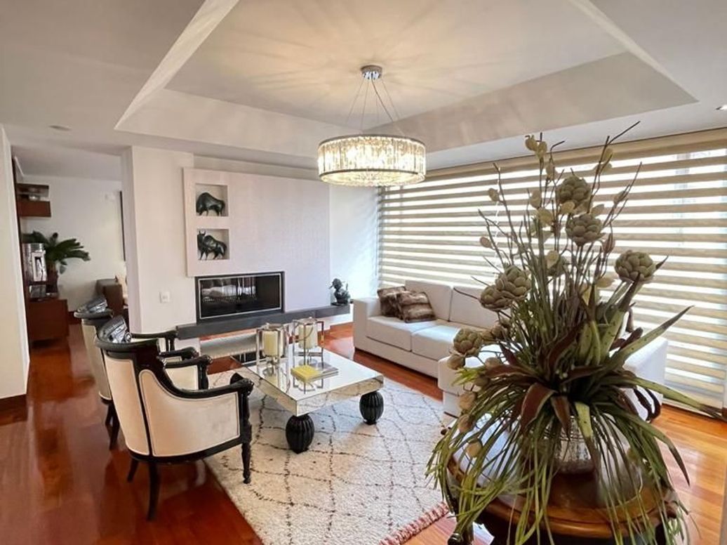 Apartamento de 4 alcobas en venta en Multicentro, Bogotá, 268 m² · foto 2 de 17