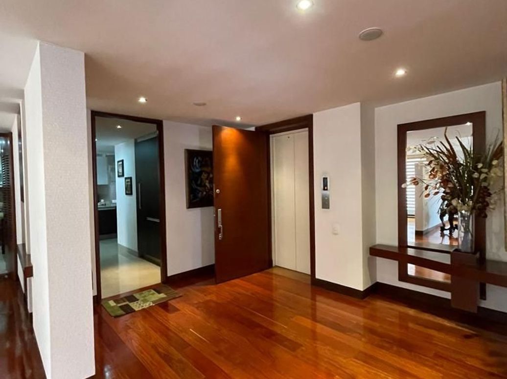 Apartamento de 4 alcobas en venta en Multicentro, Bogotá, 268 m² · foto 7 de 17