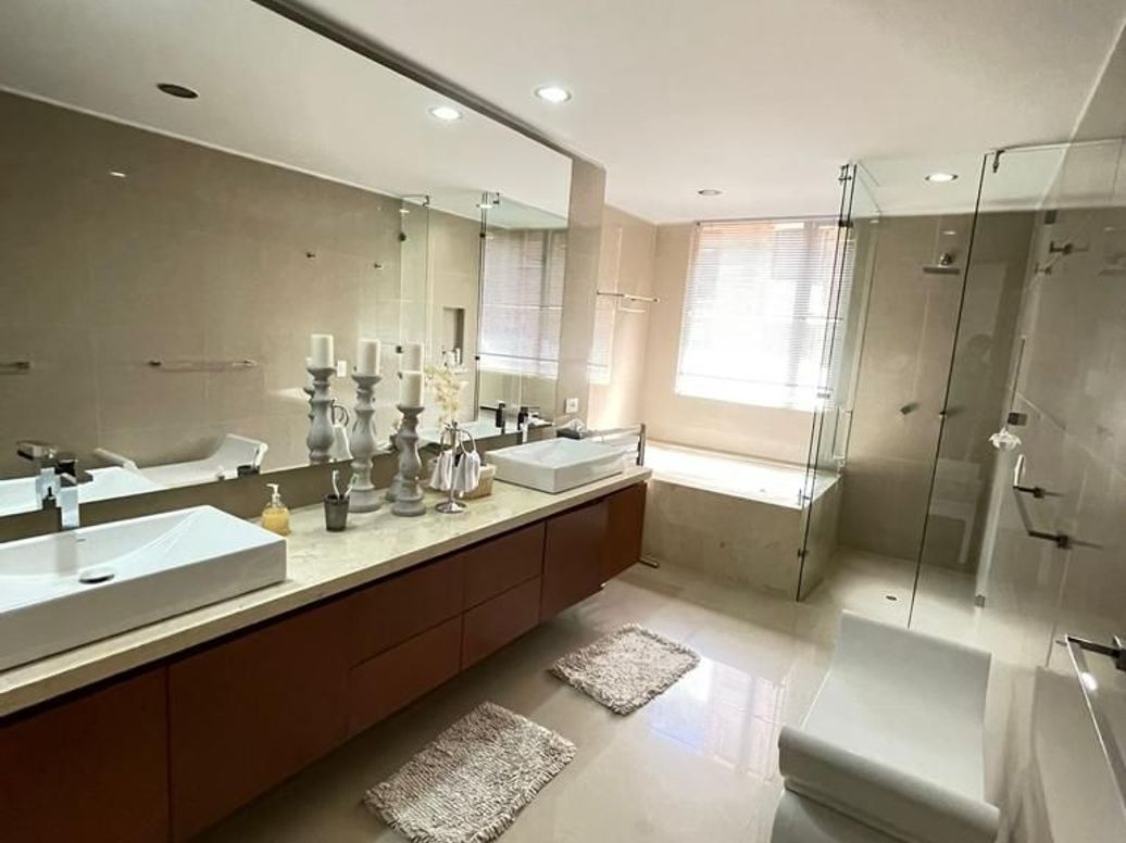 Apartamento de 4 alcobas en venta en Multicentro, Bogotá, 268 m² · foto 16 de 17