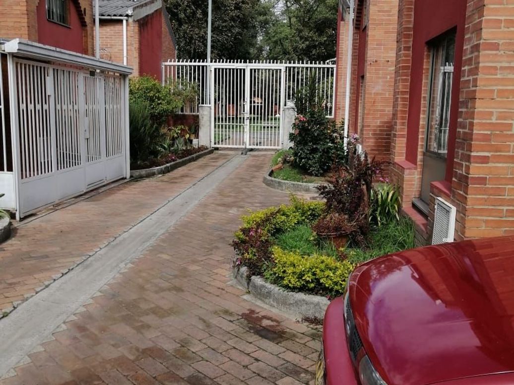 Casa de 4 alcobas en venta en Bolivia, Bogotá, 120 m² · foto 8 de 17