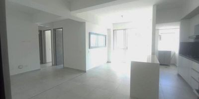 Codigo 30201. Apartamento en arriendo ubicado en Medellín sector CalasanzCerca a: Iglesia Emaus, Instituto Ferrini, Colegio Calasanz, Tiendas D1, Éxito, Centro comercial El Diamante y Centro comercial Mixi.Descripción general: 3 habitaciones, 1 vestier, 2 closet, 2 baños, Salon - comedor, Cocina abierta integral, Biblioteca o estudio, Zona de ropas, Balcón, Parqueadero doble linela, 2 cuartos útililes, Red de gas y Servicios públicos.La unidad cuenta con Portería 24 horas, Lobbie, Coworking, Parque infantil, Salón de juegos para niños, Cancha, Salón de juegos para adultos, Gimnasio, Salón de yoga o meditación, Salón social, Piscina para adultos, Piscina para niños, Sauna, Turco, Zonas verdes, Zona de mascotas y Parqueadero de visitantes.