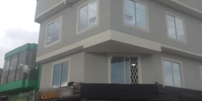 Excelente ubicación, se permite mascota pequeña, máximo tres personas