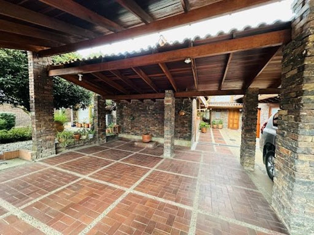 Casa de 3 alcobas en venta en Casa Blanca Torreladera, Bogotá, 200 m² · foto 3 de 20