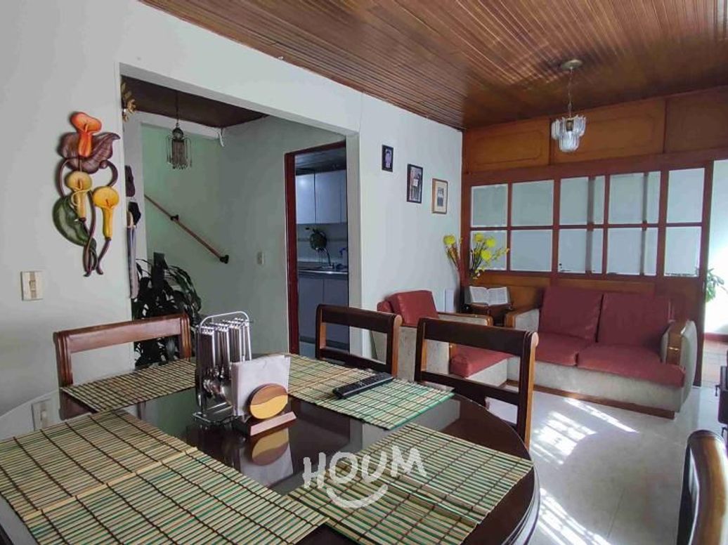 Casa de 5 alcobas en venta en Los Cerezos, Bogotá, 72 m² · foto 2 de 20