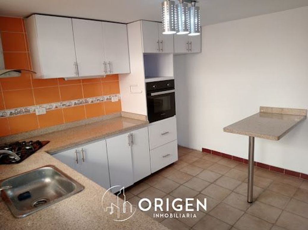 Casa de 3 alcobas en venta en Modelia, Bogotá, 250 m² · foto 12 de 20