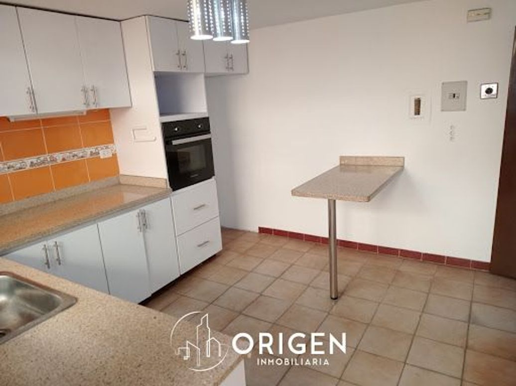 Casa de 3 alcobas en venta en Modelia, Bogotá, 250 m² · foto 10 de 20