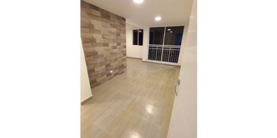 Hermoso apartamento totalmente terminado en conjunto cerrado al occidente de la ciudad, tiene menos de 1 año de uso. Cuenta con sala-comedor con ventanal, cocina, zona de ropas, espacio para estudio, 2 habitaciones con closet y 1 baño social. Maravillosa vista del apartamento hacia la reserva natural, esta ubicado en un segundo piso y el conjunto cuenta con piscina de adultos,  piscina de niños, parque infantil,  2 pisos de salón social, parqueaderos sociales y portería.
