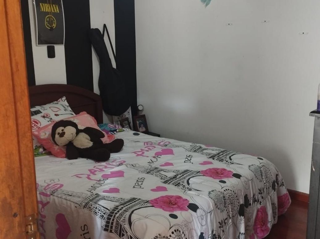 Casa de 9 alcobas en venta en Perdomo Alto, Bogotá, 350 m² · foto 9 de 15