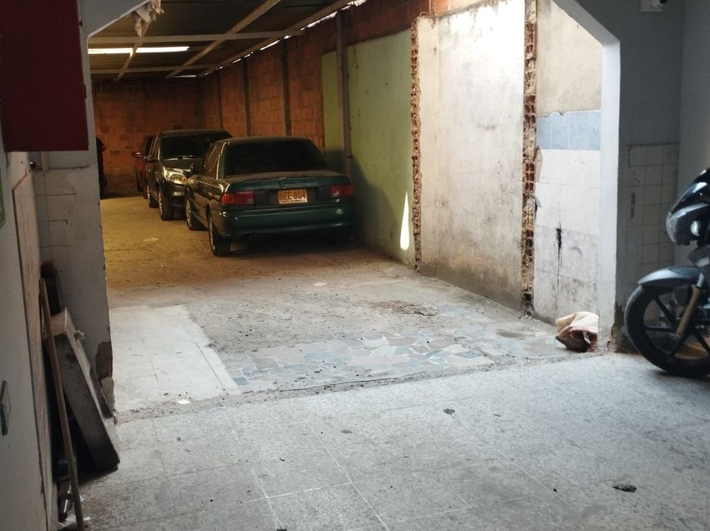 Casa de 9 alcobas en venta en Perdomo Alto, Bogotá, 350 m² · foto 15 de 15