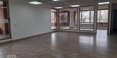 EXCELENTE UBICACION,  ZONA DE BANCOS. Espectacular   oficina   Piso  10  y  11 extensión de 404  MT2  de área útil de oficina. y 90 MTS2 de terrazas aproximadamente. con derecho a 9 espacios de parqueo.