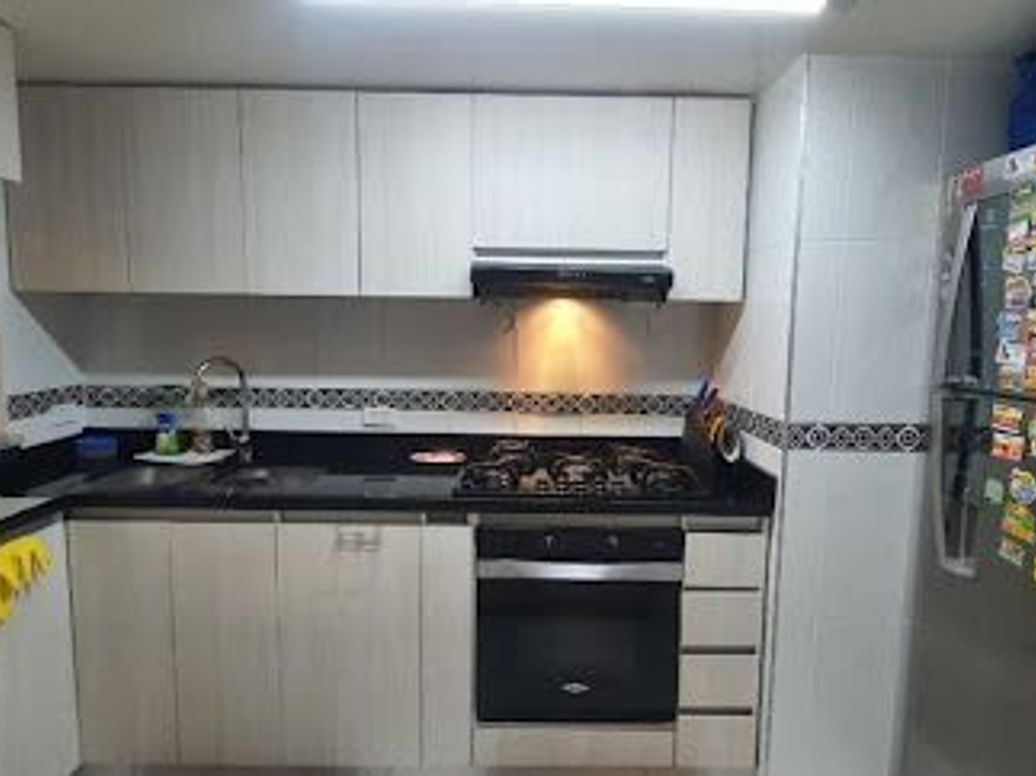 Apartamento de 4 alcobas en venta en Cedritos, Bogotá, 130 m² · foto 5 de 16