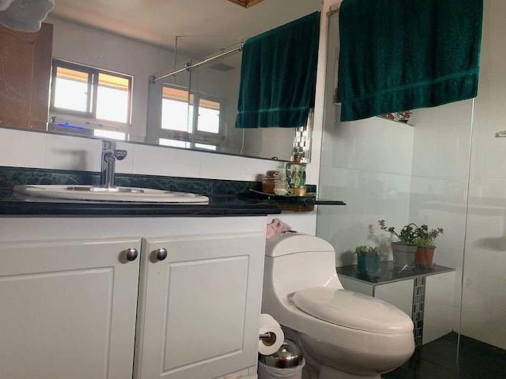 Apartamento de 5 alcobas en venta en Santa Barbara Occidental, Bogotá, 195 m² · foto 17 de 19