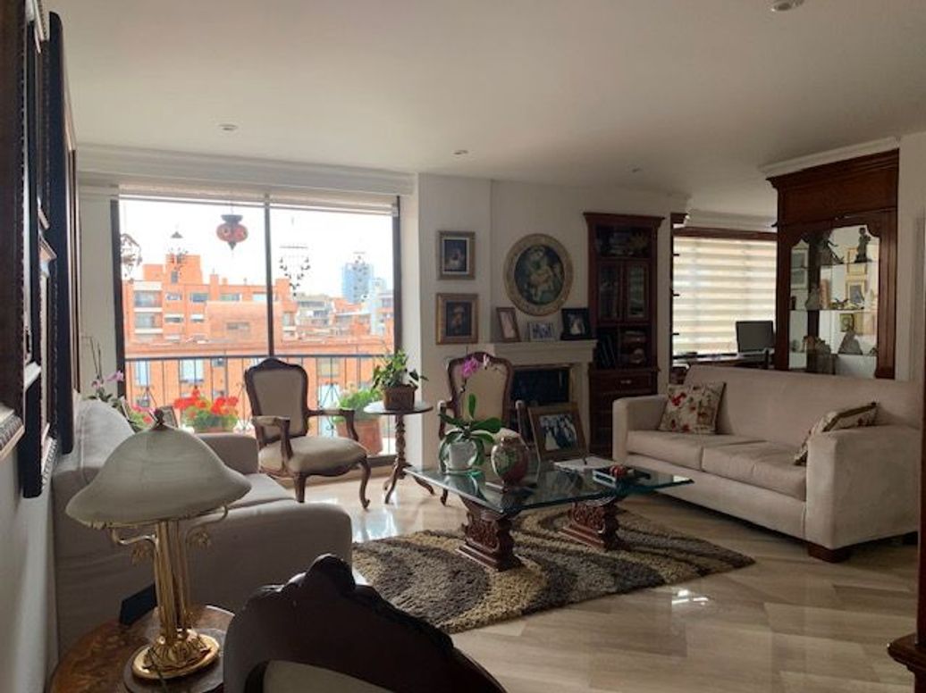 Apartamento de 5 alcobas en venta en Santa Barbara Occidental, Bogotá, 195 m² · foto 16 de 19