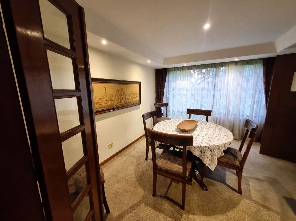 Apartamento de 3 alcobas en venta en Santa Barbara Occidental, Bogotá, 152 m² · foto 8 de 17