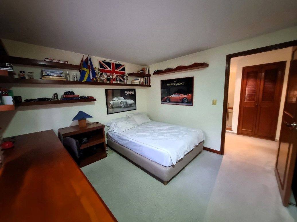 Apartamento de 3 alcobas en venta en Santa Barbara Occidental, Bogotá, 152 m² · foto 12 de 17