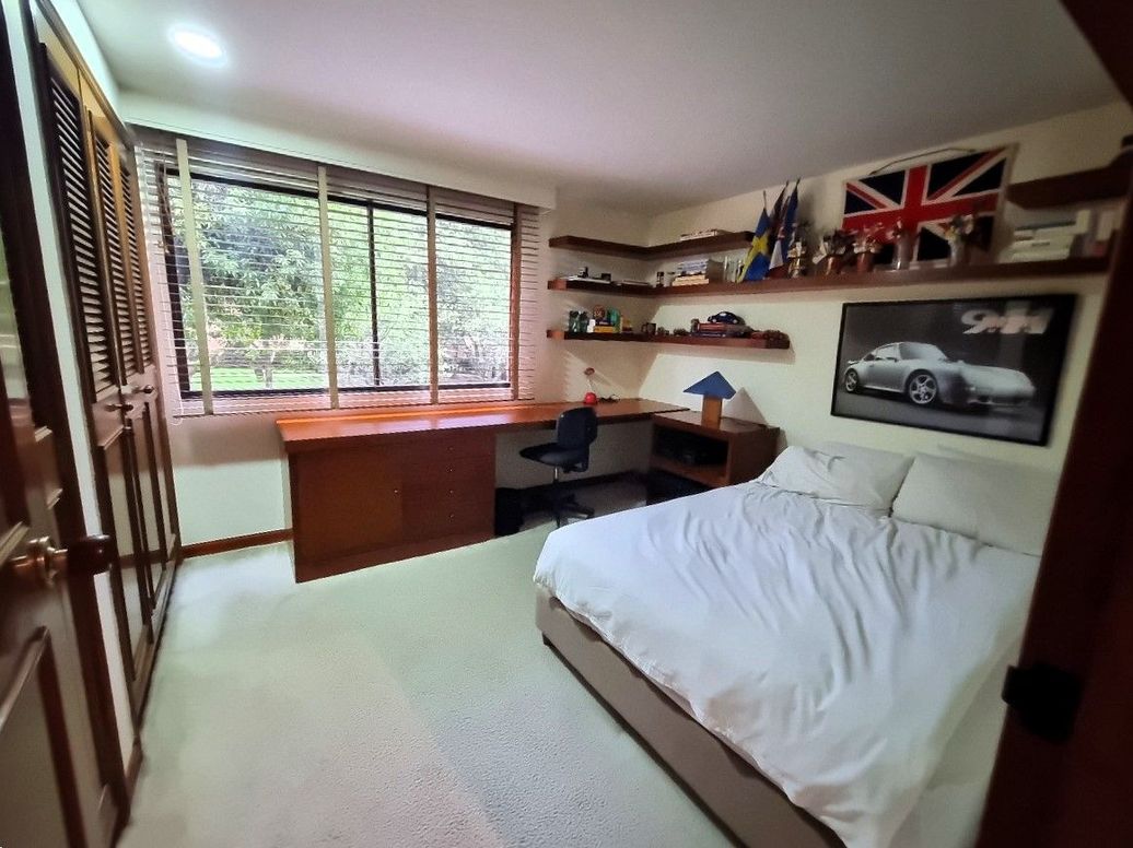 Apartamento de 3 alcobas en venta en Santa Barbara Occidental, Bogotá, 152 m² · foto 11 de 17