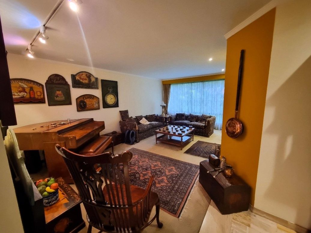 Apartamento de 3 alcobas en venta en Santa Barbara Occidental, Bogotá, 152 m² · foto 6 de 17