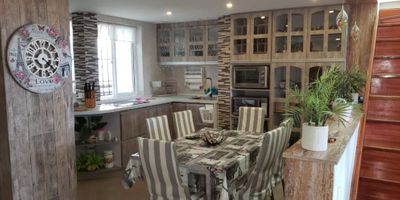 Alquiler o Venta!! Hermoso Apartamento Duplex  Penthouse  Piso 12 y 13 espectacular vista y un clima privilegiado por su ubicación y altura -  consta de 1er nivel con sala comedor, recibidor, sala tv, alcoba principal con baño, 2 alcobas auxiliares con baño en común, hermosa cocina estilo francés - 2do nivel cuenta con terraza, baño turco, jacuzzi, alcoba con baño, cocineta y zona de oficios - Apto con bellos acabados, donde puedes vivir en confort y excelentes espacios  para disfrutar en familia- 2 garajes  con deposito- El conjunto cuenta con piscina climatizada, zona húmeda, salón de eventos, juegos infantiles. INF 3188759735 FERNANDA BASTIDAS