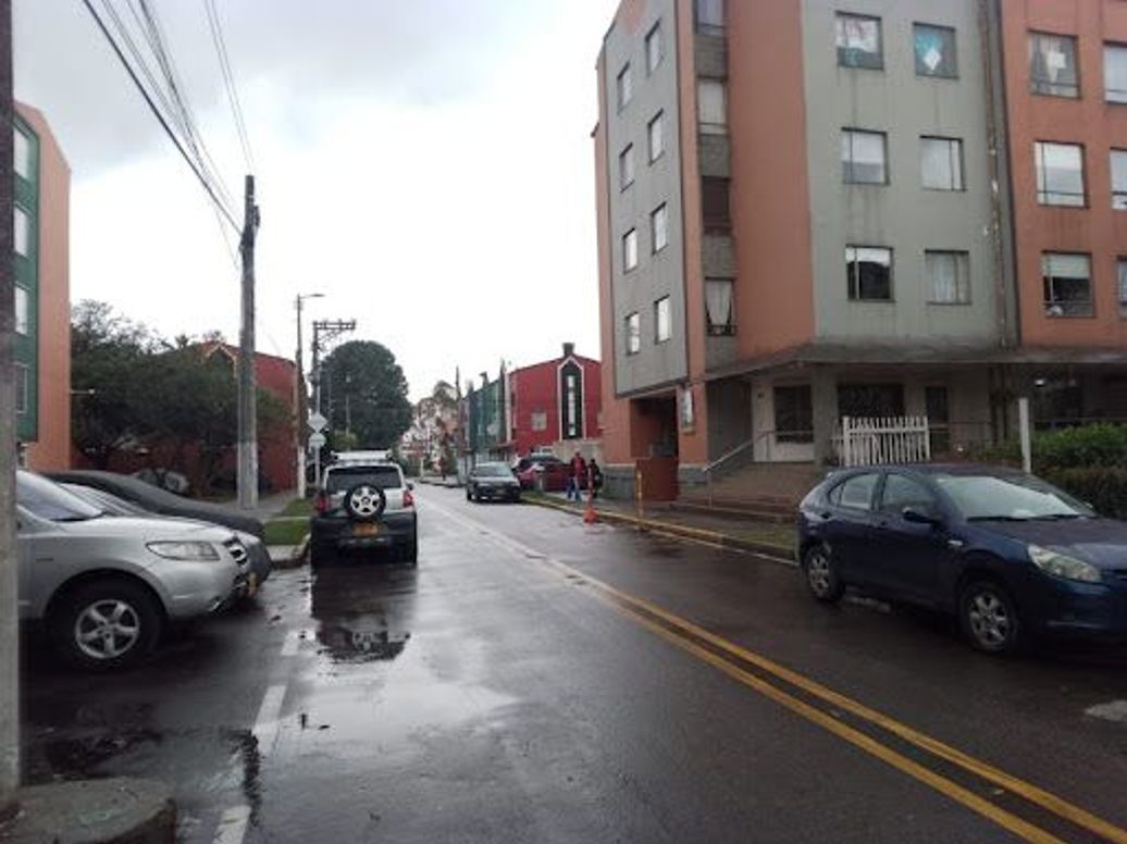 Apartamento de 3 alcobas en venta en Villas De Granada, Bogotá, 52 m² · foto 2 de 20
