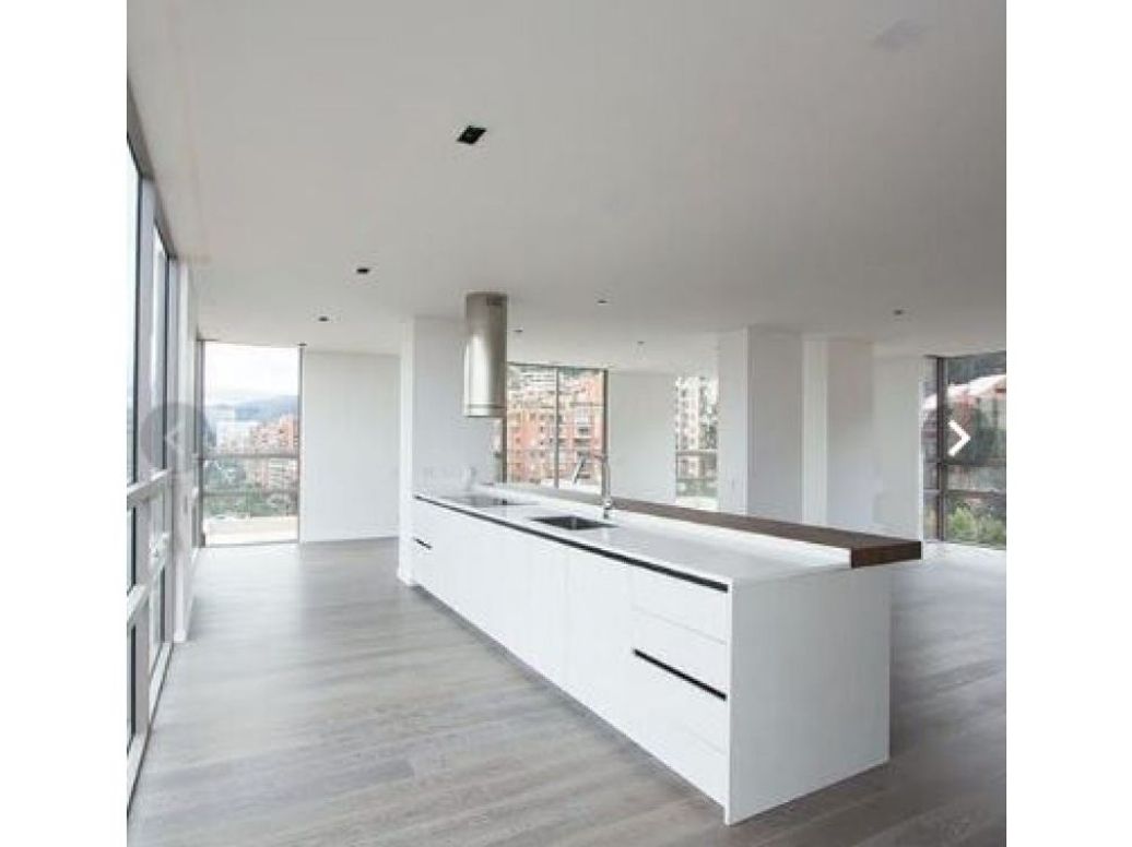 Apartamento de 3 alcobas en venta en La Cabrera, Bogotá, 248 m² · foto 3 de 10