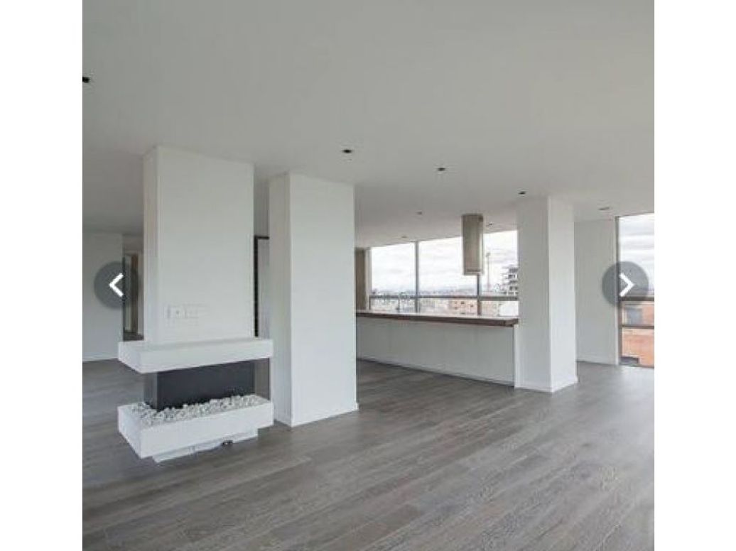 Apartamento de 3 alcobas en venta en La Cabrera, Bogotá, 248 m² · foto 2 de 10