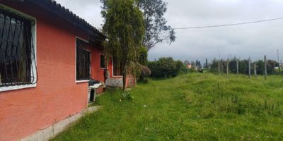 
¡¡Venta lote en Zipaquirá Cundinamarca!!

Se encuentra ubicado en el barrio Barandillas.

Con un área de: 15 de frente por 15 de fondo para un total de 289 m2.

Totalmente plano.

Cerca de vía principal.

Con vías de transporte urbano como intermunicipal en la ciudad y fuera de la ciudad.

El sector cuenta con todos los servicios.

Se encuentra cerca de condominios renombrados.

Documentos al día.

Aprobado uso de suelo para construir casa bifamiliar o unifamiliar de tres pisos.

Valor: $170.000.000 millones ,

Para cualquier información comunicarse al celular o WhatsApp: 3014135110

