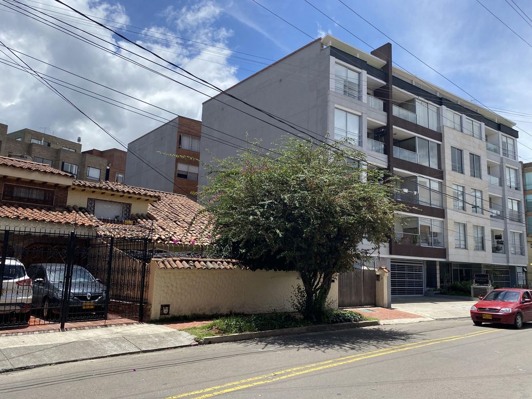 Casa de 4 alcobas en venta en El Contador, Bogotá, 350 m² · foto 11 de 16