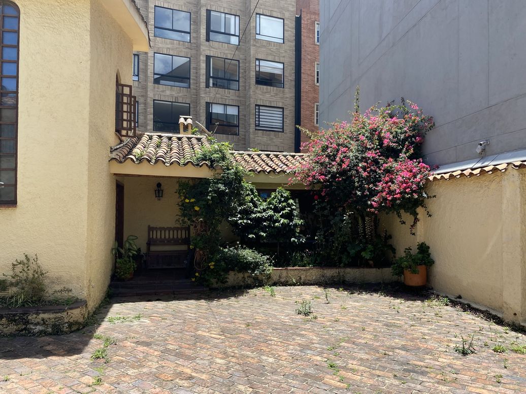 Casa de 4 alcobas en venta en El Contador, Bogotá, 350 m² · foto 12 de 16