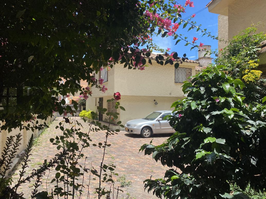 Casa de 4 alcobas en venta en El Contador, Bogotá, 350 m² · foto 13 de 16