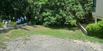 Lote de 288 metros cuadrados, se encuentra ubicado en La Vereda Otrobanda, Sopetrán (Ant); a 60 minutos de Medellín y a 10 minutos del parque principal. 

Cuenta con servicios públicos de agua, luz y gas.&nbsp;Cuenta con portería de 24 horas, salón social, juegos infantiles, zonas verdes, piscina, sauna, turco y solárium.&nbsp;

¡No dejes pasar esta oportunidad única! ¡Contáctanos al 3012021300 para programar una visita y descubre más sobre esta increíble propiedad!