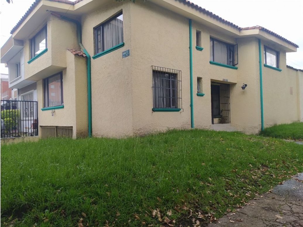 Casa de 4 alcobas en venta en Santa Margarita, Bogotá, 278 m² · foto 2 de 20