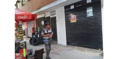 Local en venta muy cerca a la estación hospital del metro de Medellín por todo bolívar, son aproximadamente 9 m2, tiene gas domiciliario, y luz y agua. Unidad sanitaria local ubicada en primero piso, sector muy transitado

Que esperas para aprovechar esta oportunidad, llámanos!
