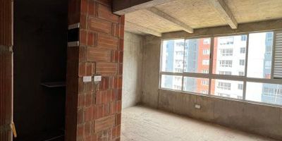 Este apartamento en obra negra, de 49 metros cuadrados; se encuentra ubicado en el sector Primavera, Caldas(Ant).  Una ubicación estratégica que garantiza excelente acceso y cercanía a transporte público, instituciones educativas, escenarios deportivos, parques recreativos y comercio.

Espacio para tres habitaciones, dos baños, sala comedor, cocina, ventanal, zona de ropas  y parqueadero cubierto. 

La unidad cuenta con portería permanente, ascensor y juegos infantiles. 

¡No dejes pasar esta oportunidad única! ¡Contáctanos al 3012021300 para programar una visita y descubre más sobre esta increíble propiedad!