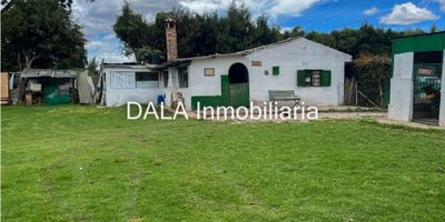 DALA Inmobiliaria vende magnífico lote en Cota - Cundinamarca, donde podrás hacer realidad tus proyectos y ambiciones. Con un área de 665 metros cuadrados, este terreno te brinda un lienzo en blanco para crear la propiedad de tus sueños.

La entrada cerrada garantiza privacidad y seguridad, mientras que el punto en cero de agua, luz y gas, cuenta con uso principal: vivienda unifamiliar, bifamiliar y en agrupación. Usos compatibles: vivienda cerca de vías principales y con acceso al transporte público, no pierdas la oportunidad de invertir en este terreno excepcional Contáctanos ahora en DALA Inmobiliaria y permítenos guiarte hacia la materialización de tus sueños. Si estás buscando inmobiliarias en Cota, somos tu mejor opción. También manejamos Bienes Inmuebles en Chía y Cajicá. Cod 1661 A-S
